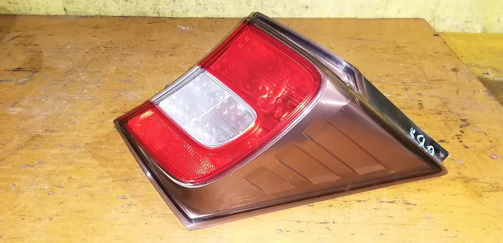 стоп-сигнал Honda Freed Spike 0