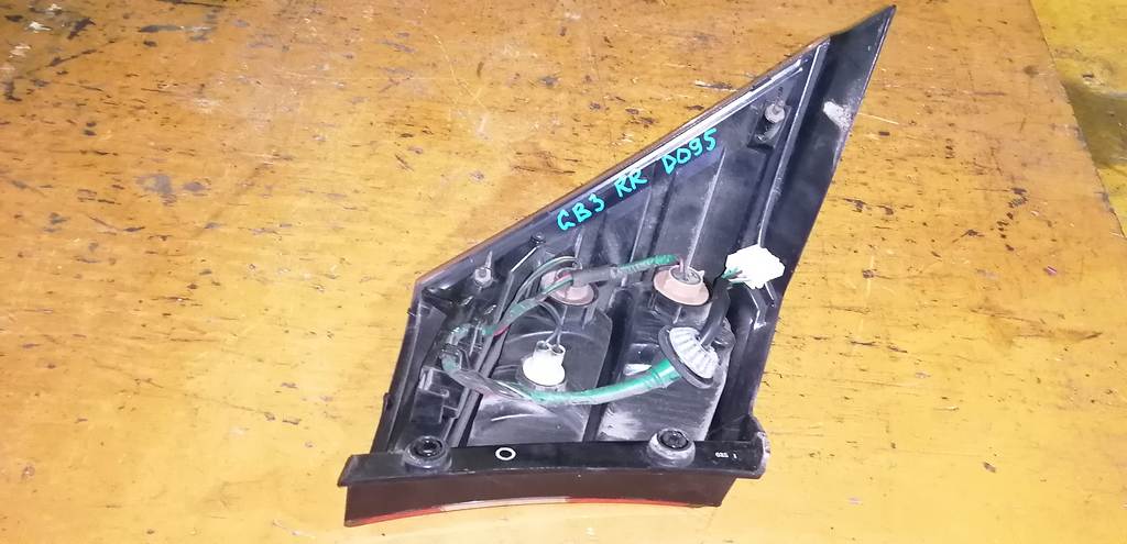 стоп-сигнал Honda Freed Spike 3