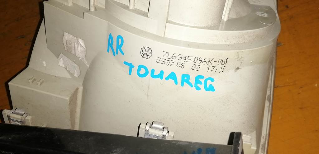 TOUAREG 7L7 СТОП ПРАВЫЙ 7L6945096K Volkswagen Touareg 1