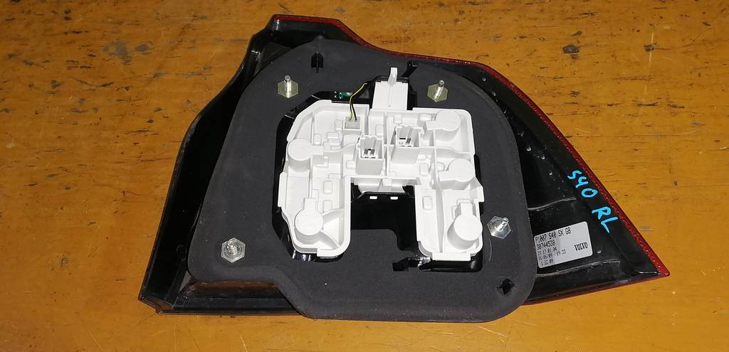 Осветительные приборы Volvo S40 2