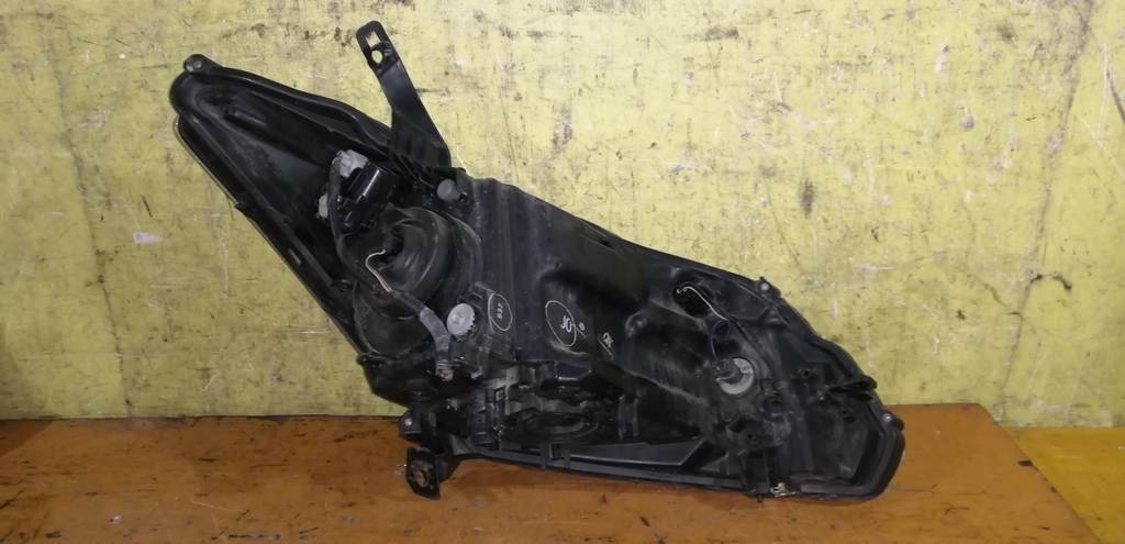 фара Honda Freed 3