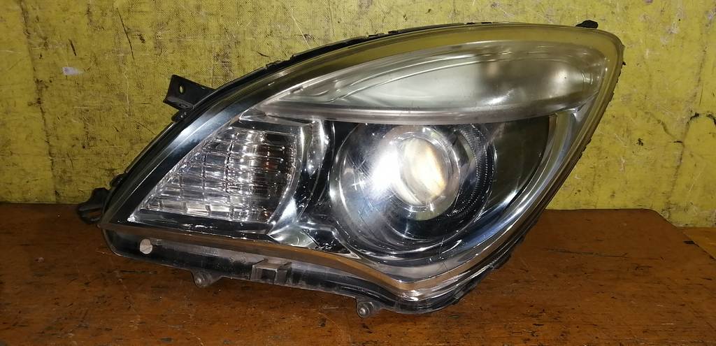 фара Suzuki Solio 0