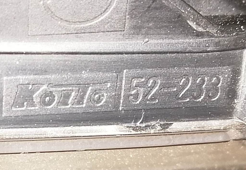 фара Toyota Vitz 3