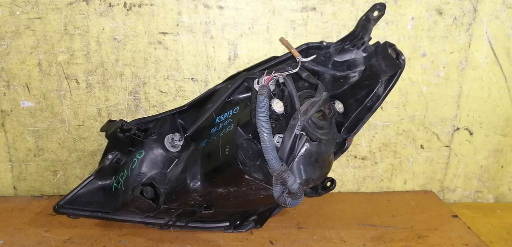 Осветительные приборы Toyota Vitz 2