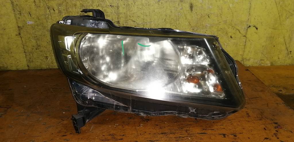 фара Honda Freed Spike 0