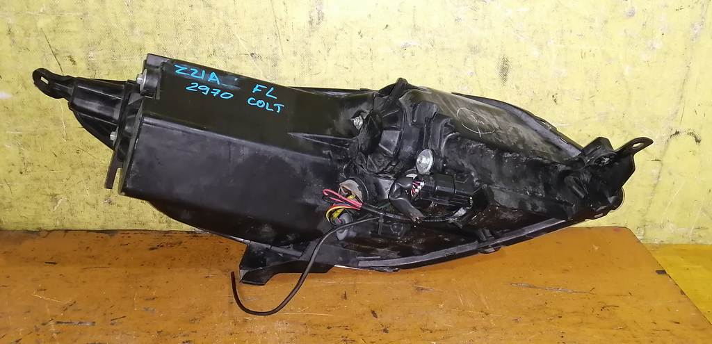 Осветительные приборы Mitsubishi Colt 2