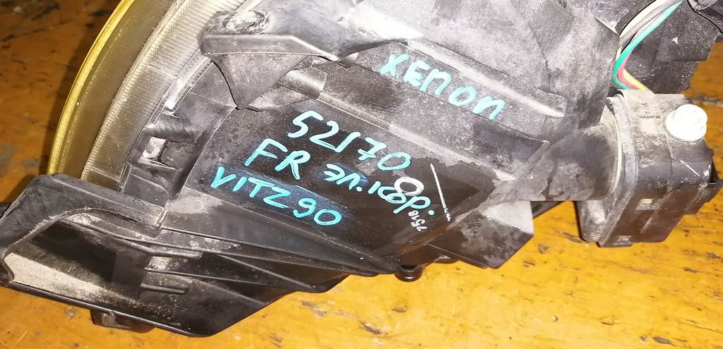 VITZ KSP90 ФАРА ПРАВАЯ 52170 ЭЛ.КОР.XENON Toyota Vitz 1