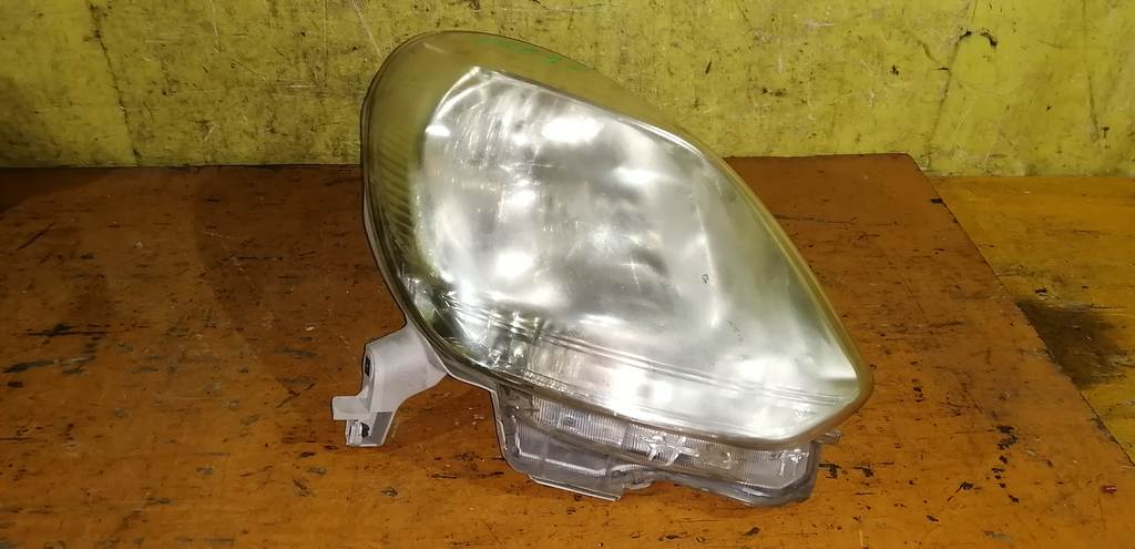 фара Toyota Passo 0