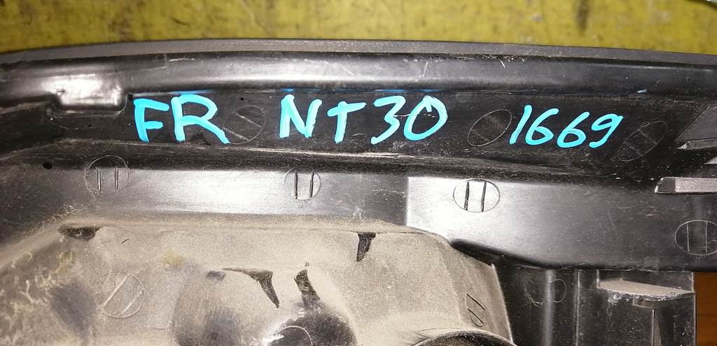 X-TRAIL NT30 ФАРА ПРАВАЯ 1669 ДЕФЕКТ Nissan X-Trail 1