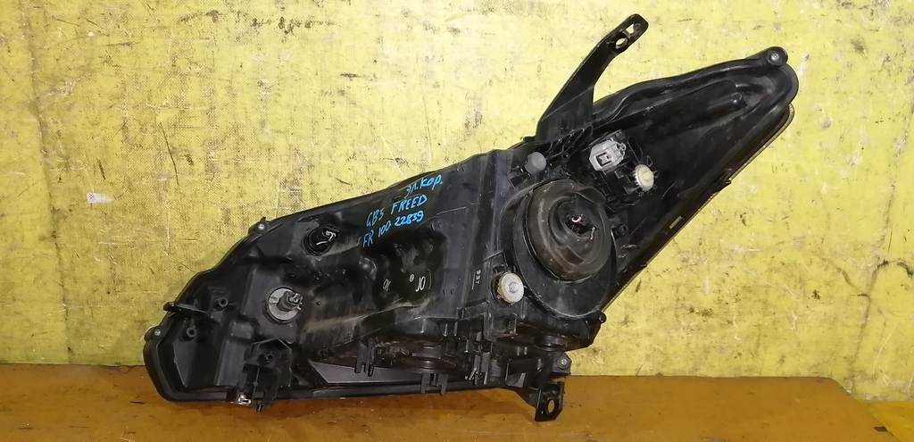 FREED GB3 ФАРА ПРАВАЯ 100-22839 ЭЛ.КОР. Honda Freed 4