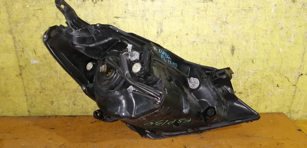 Осветительные приборы Toyota Vitz 2