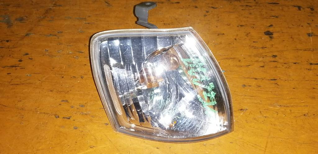 габарит Mazda Demio 0