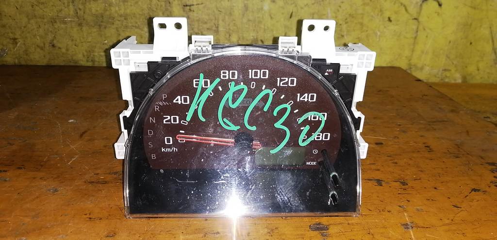 щиток приборов Toyota Passo 0