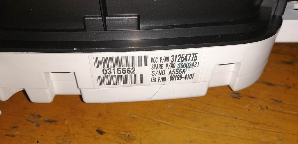 щиток приборов Volvo S40 3