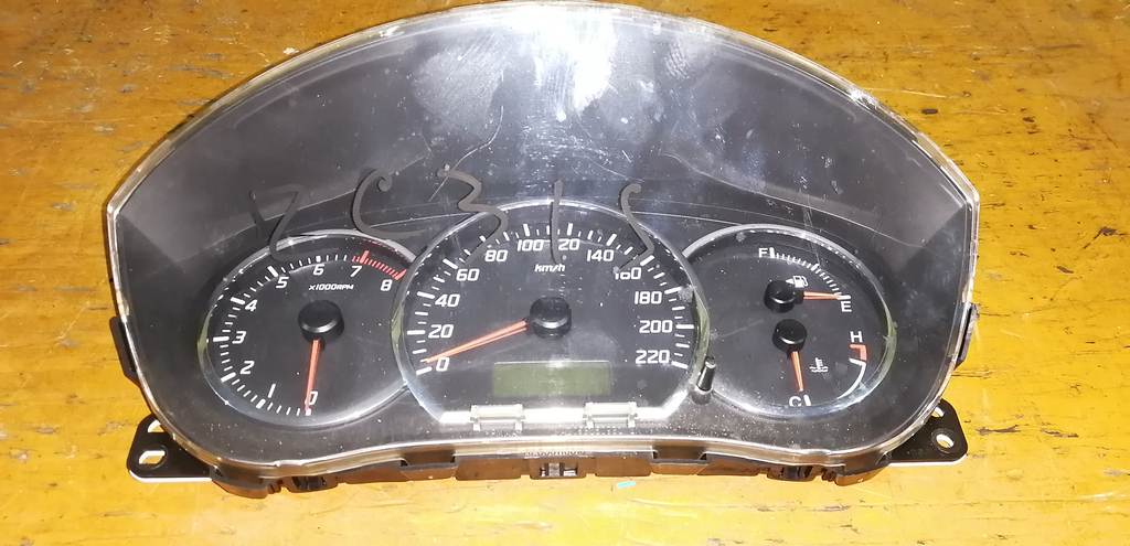 щиток приборов Suzuki Swift 0