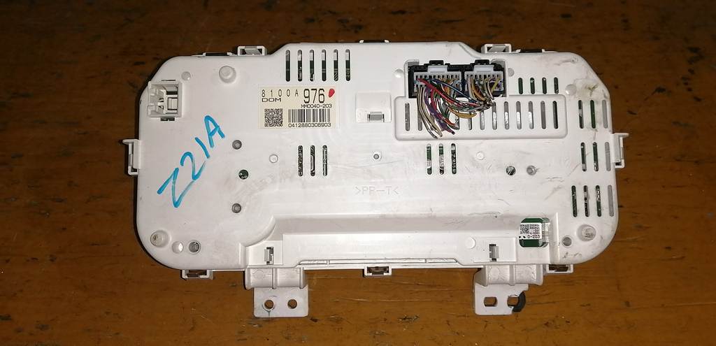 COLT Z21A ЩИТОК ПРИБОРОВ 8100A 976 Mitsubishi Colt 1