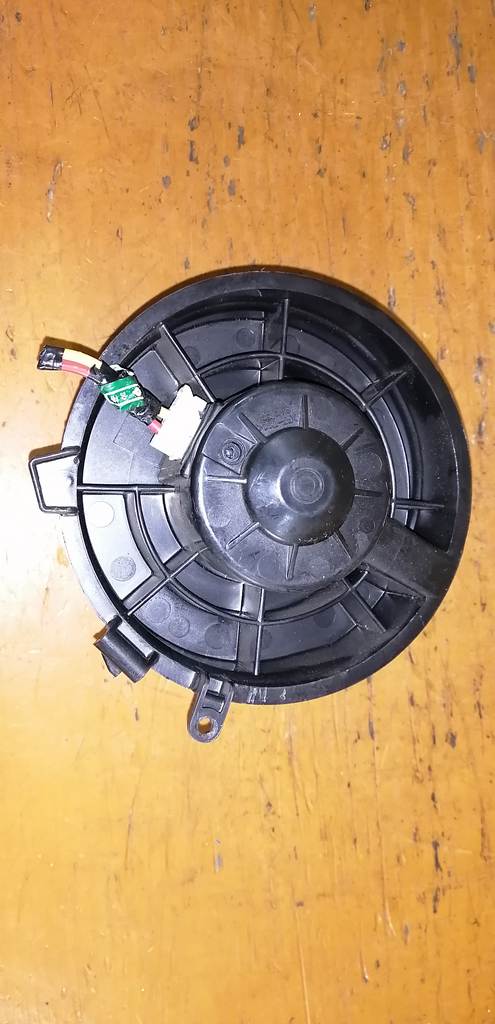 X-TRAIL NT31 МОТОР ПЕЧКИ ДЕФЕКТ Nissan X-Trail 1