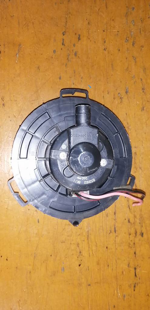 AXELA BK5P МОТОР ПЕЧКИ ДЕФЕКТ Mazda Axela 1