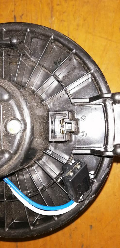 PASSO KGC30 МОТОР ПЕЧКИ Toyota Passo 1