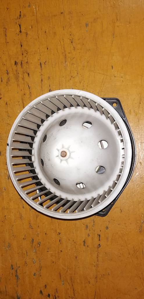 PRESAGE TU31 МОТОР ПЕЧКИ Nissan Presage 4