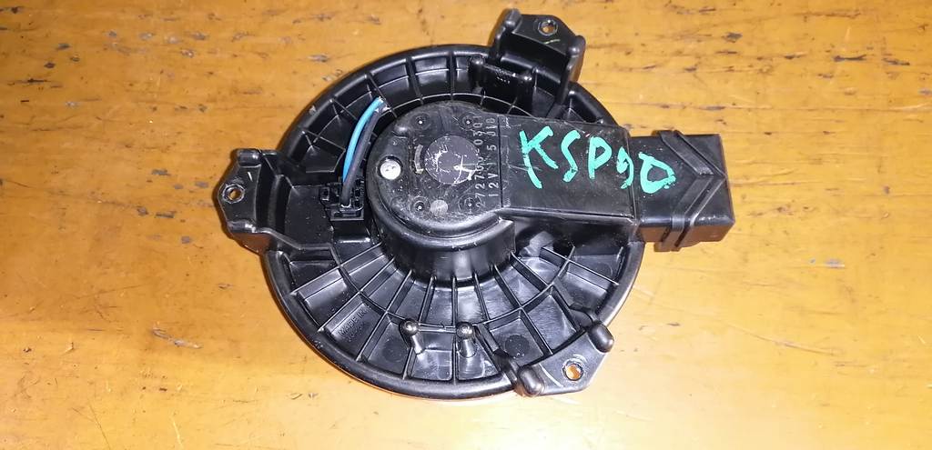 мотор печки Toyota Vitz 0