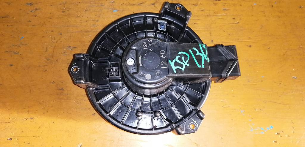 мотор печки Toyota Vitz 0