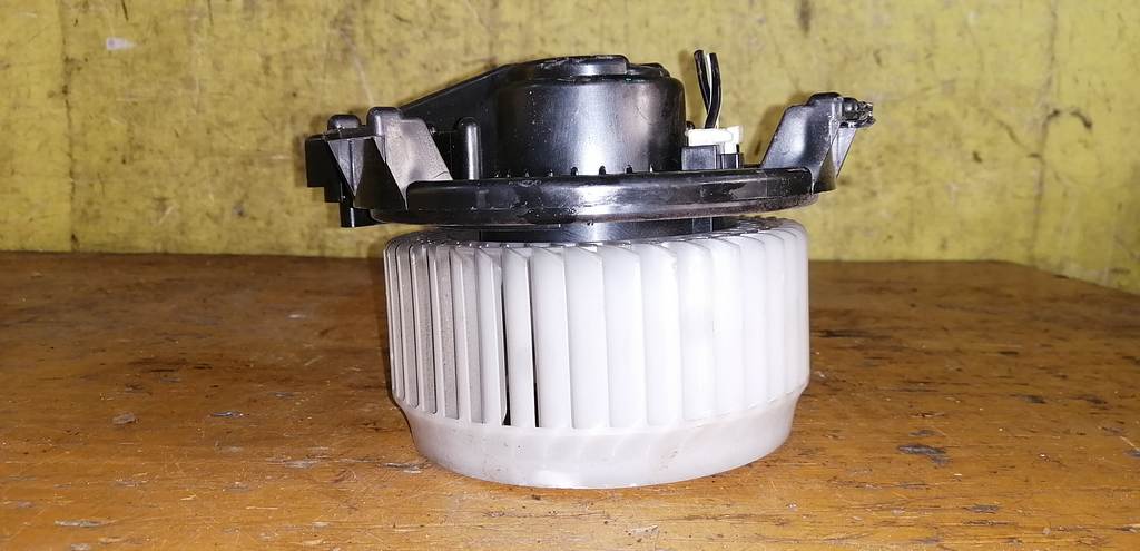 мотор печки Suzuki Swift 3