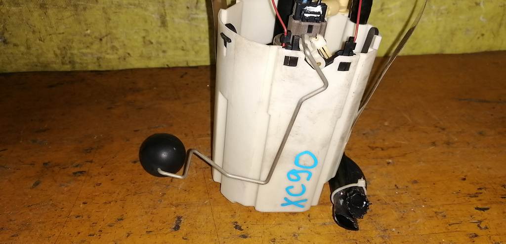 VOLVO XC90 C_59 БЕНЗОНАСОС Volvo XC90 1