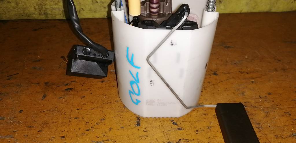 GOLF 1KCBZ БЕНЗОНАСОС Volkswagen Golf 1