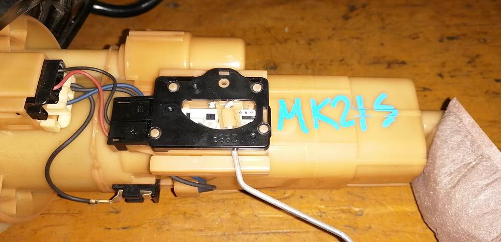 PALETTE SW MK21S БЕНЗОНАСОС Suzuki Palette 1