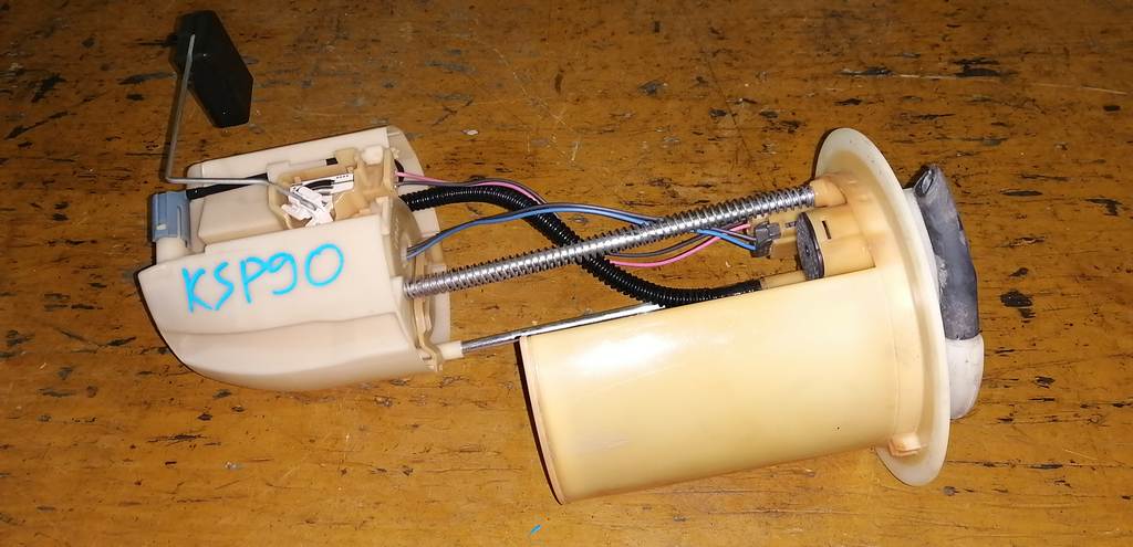 бензонасос Toyota Vitz 0