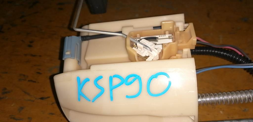 VITZ KSP90 БЕНЗОНАСОС Toyota Vitz 1