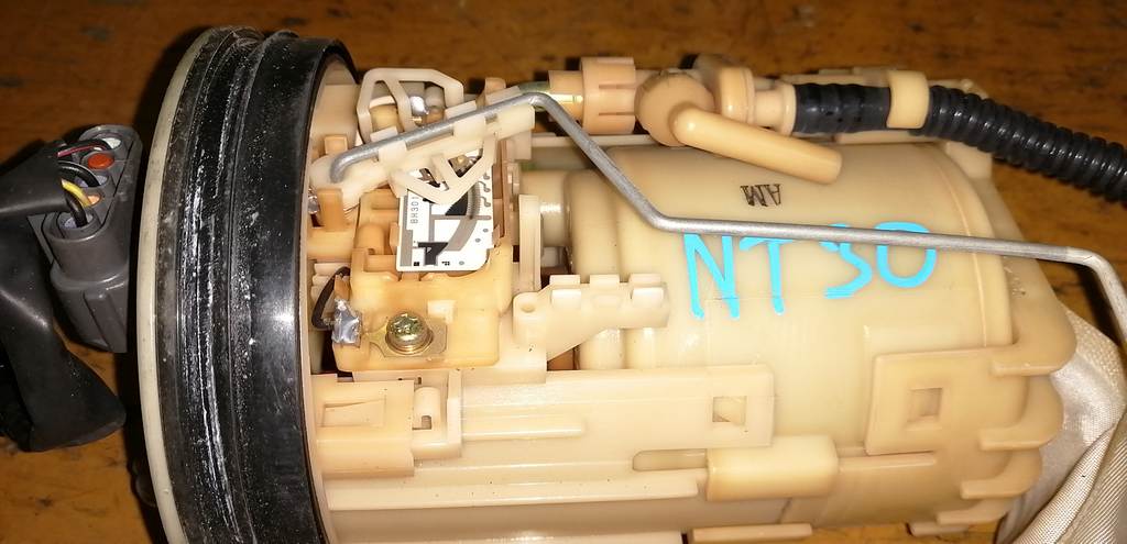 X-TRAIL NT30 БЕНЗОНАСОС ДЕФЕКТ Nissan X-Trail 1