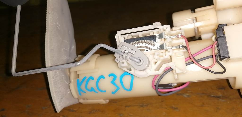 PASSO KGC30 БЕНЗОНАСОС 23210-B1100 Toyota Passo 1