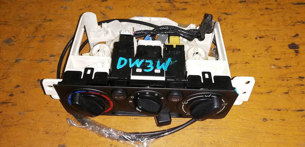 DEMIO DW3W КЛИМАТ-КОНТРОЛЬ ДЕФЕКТ Mazda Demio 1