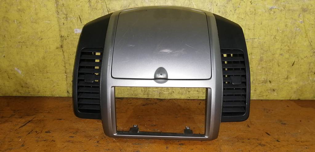 консоль магнитофона Nissan Note 0