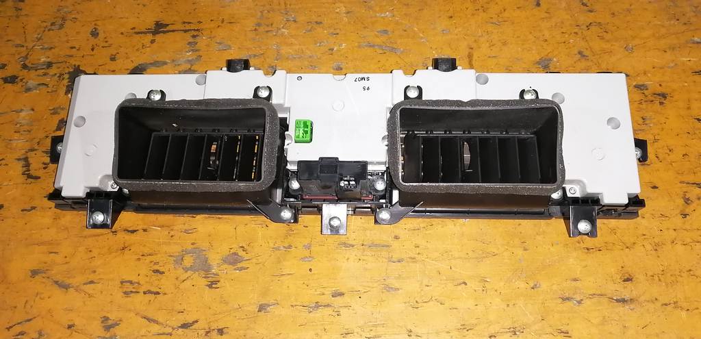 ELYSION RR1 КЛИМАТ-КОНТРОЛЬ ДЕФЕКТ Honda Elysion 4