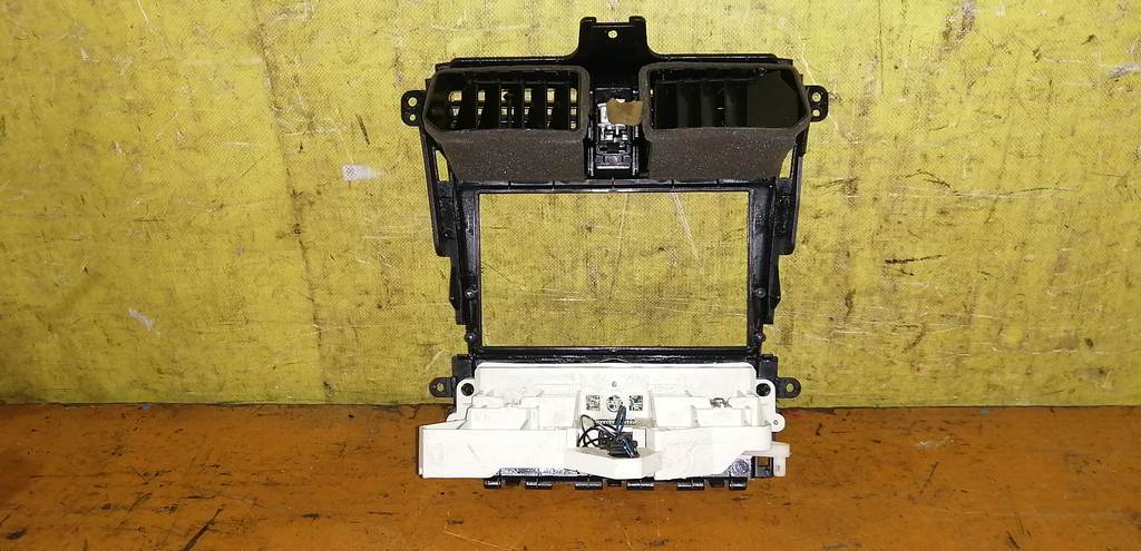 климат-контроль Mitsubishi Colt 3