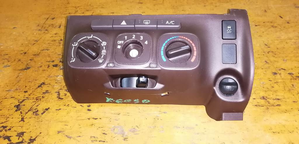 климат-контроль Toyota Passo 0