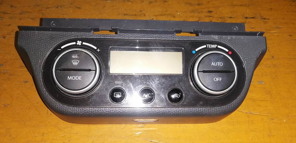 климат-контроль Suzuki Swift 0