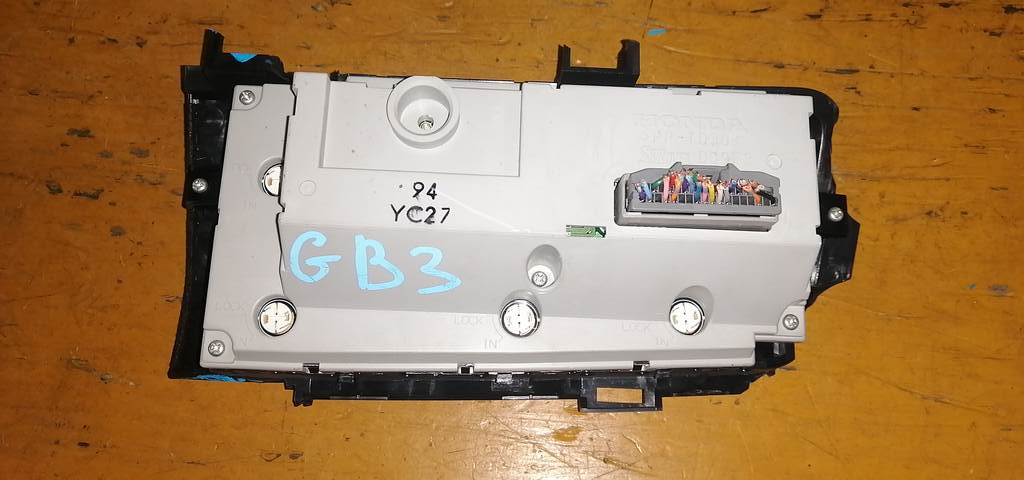 FREED GB3 КЛИМАТ-КОНТРОЛЬ 94 YC27 ДЕФЕКТ Honda Freed 4