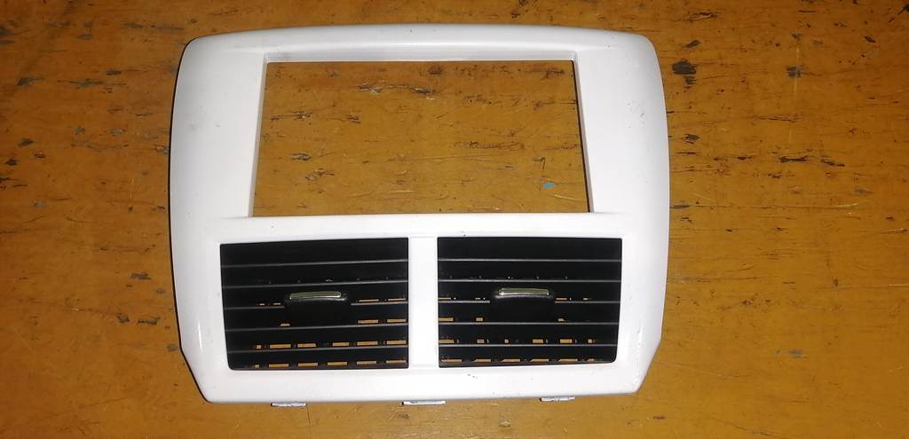 консоль магнитофона Subaru Impreza 0