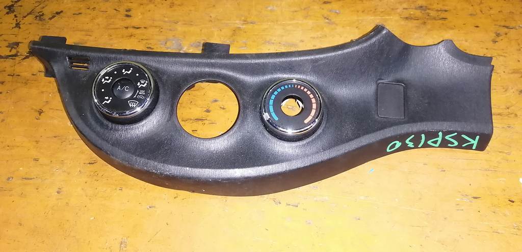 климат-контроль Toyota Vitz 0