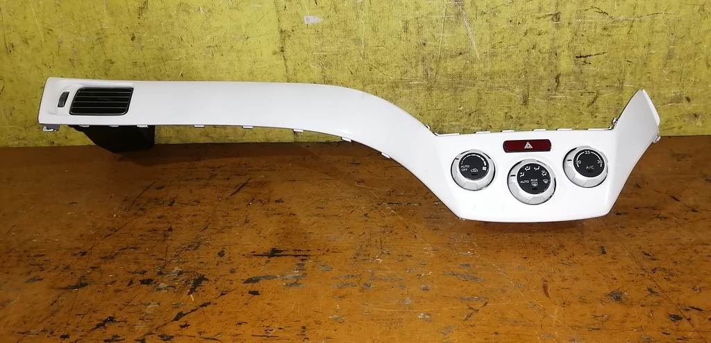 климат-контроль Subaru Impreza 0