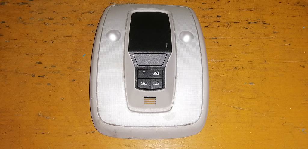 плафон салонный Volvo S40 0