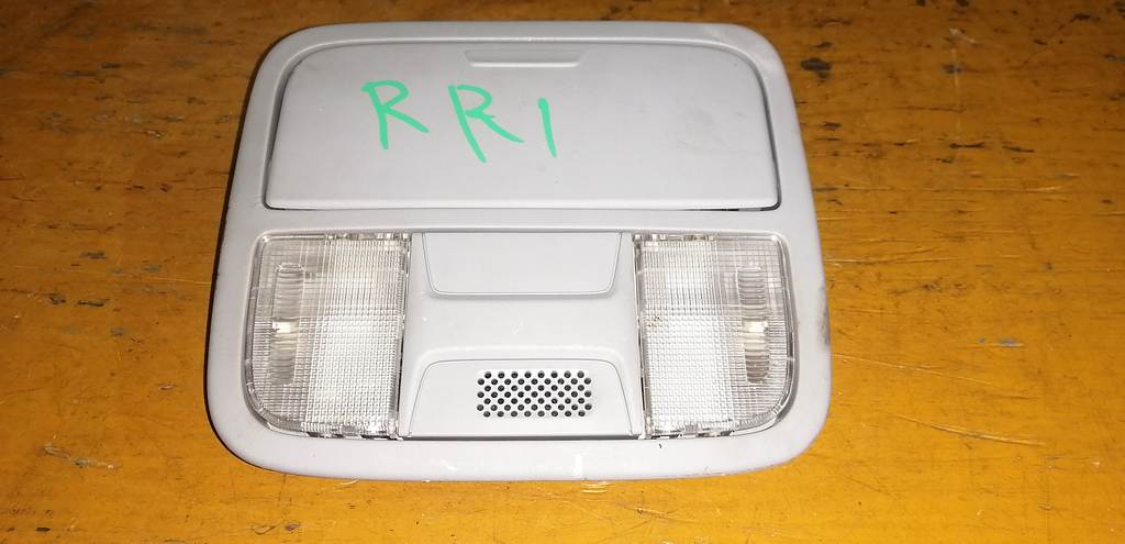 плафон салонный Honda Elysion 0