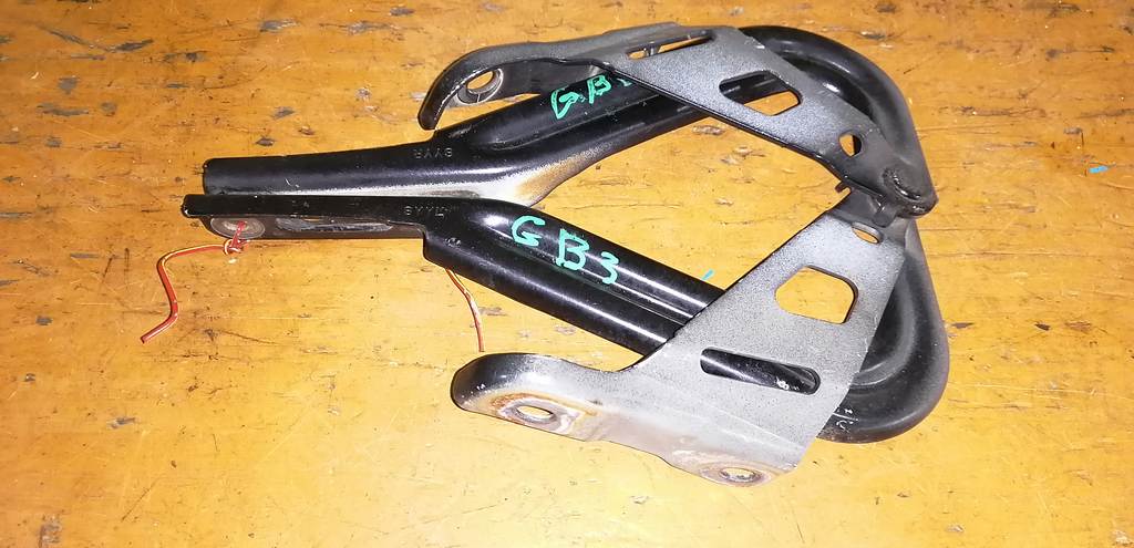 петля капота Honda Freed Spike 0