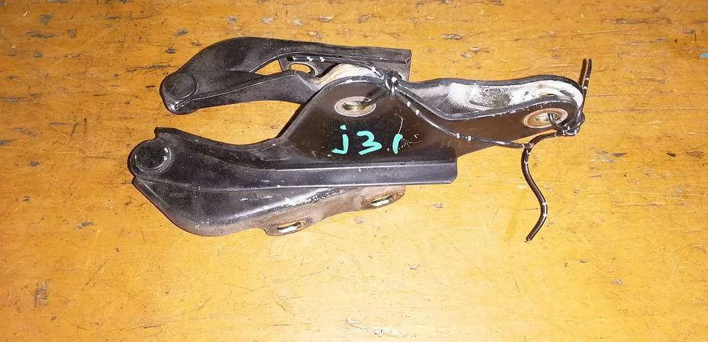 петля капота Nissan Teana 0