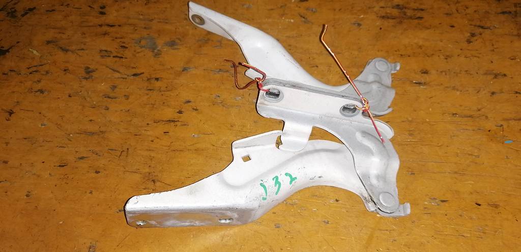 петля капота Nissan Teana 0