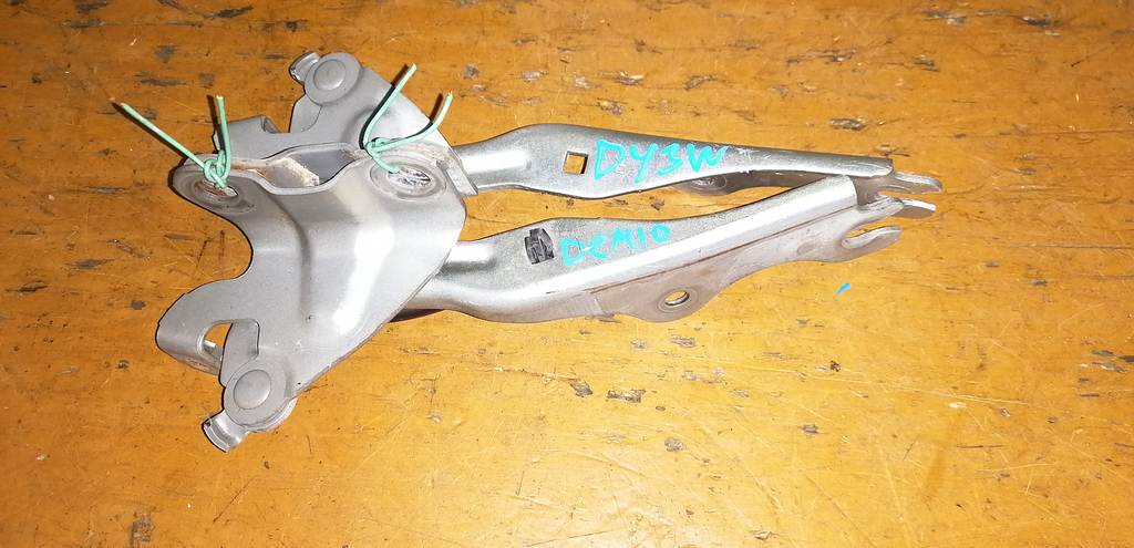 петля капота Mazda Demio 0